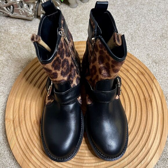 NINE WEST ARRIA 8 WOMEN'S Black BIKER ANKLE BOOTS CHEETAH Print SIZE 6.5 M - Picture 1 of 12
